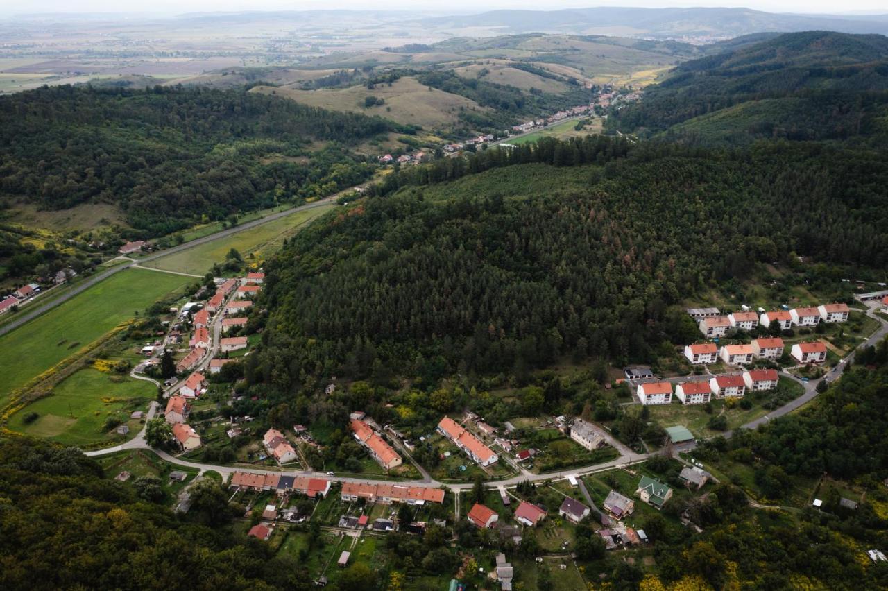 Videki Vendeghaz A Buekkben, Pezsgofuerdovel. Apartment Királd Exterior foto