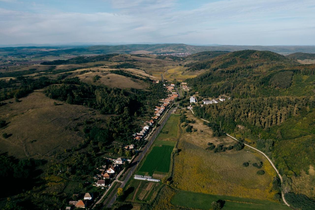 Videki Vendeghaz A Buekkben, Pezsgofuerdovel. Apartment Királd Exterior foto
